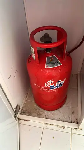 Gas cylinder p
