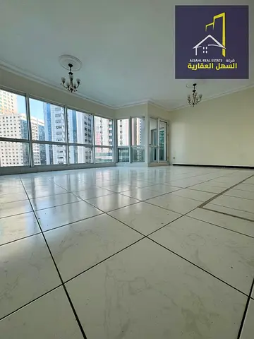 شقة 3 غرف مع غرفة خادمة وتكييف مجاني