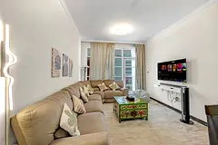 Contemporary 2-Bedroom Apartment with Gym, Pool, and Premium Appliances Description: