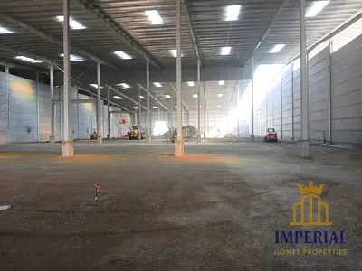 Excellent opportunity to rent a warehouse of 91,763 sq. ft. in a strategic location in Umm Al Quwain. Ideal for storage, light industrial activities,