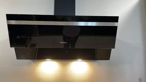 SIEMENS latest model wall mounted hood 90cm
