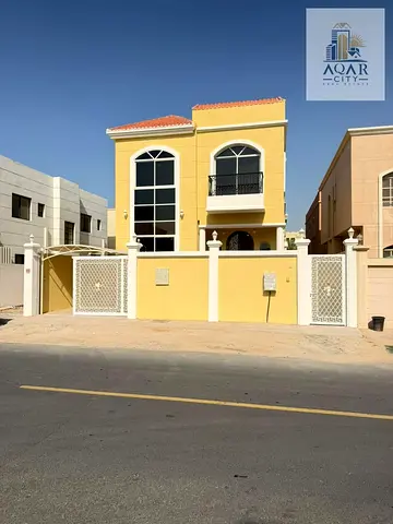 فيلا بسعر لقطة في الروضة 2 | قرب شارع الشيخ عمار | 5 غرف ماستر | موقع مميز