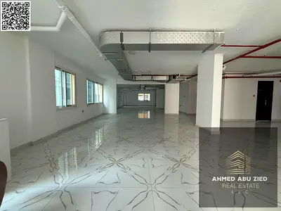 مكتب او طابق تجاري للايجار السنوي في منطقة المويهات 3 مساحة 2500 قدم  بناية جديدة