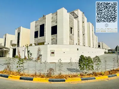 فيلا فاخرة على زاوية للإيجار في منطقة العامرة – أول ساكن، طابقين + روف، 6 غرف نوم ماستر، 8 حمامات، حوش واسع وموقف سيارات، مطابخ مجهزة بالكامل، غرفة خا