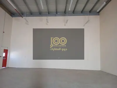مستودع مساحة 2,200 قدم كهرباء 30 kw