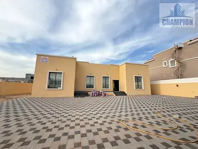 Charming 4 BR Villa in Serene Al Aweer