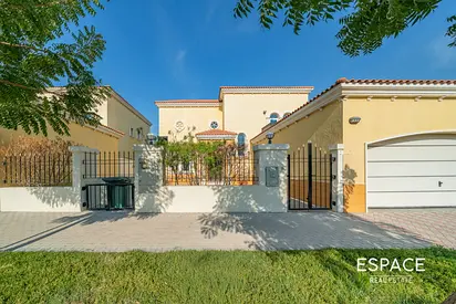 Quiet District | Close to Park | Vacant | Maintained