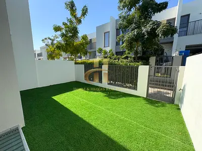 INTERNAL UNIT | LANDSCAPED | GREEN BELT