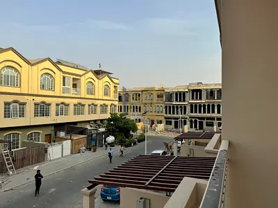 تاون هاوس مكون من 4 غرف نوم للبيع في عجمان أب تاون بسعر رائع وخطة سداد مرنة