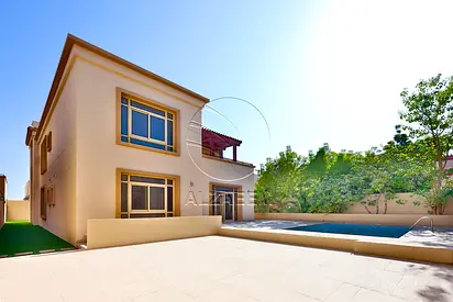 ️Spacious 5BR Villa with Private Pool and Garden