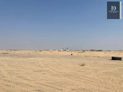 للبيع في الشارقه  منطقه السحمه  قطعه ارض سكني استثماري مساحه ٢٤٢٠ قدم  موقع مميز جدا