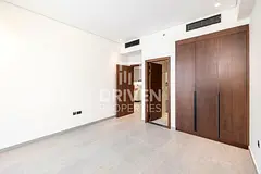 Modern Urban Living | Full Park View | Resale