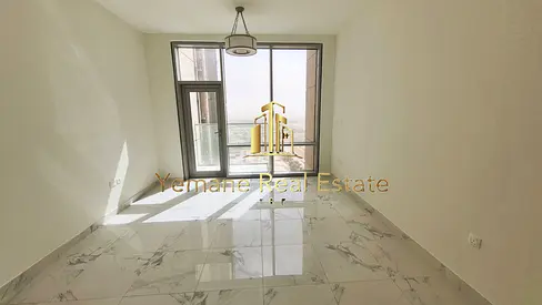 غرفة نوم واحدة / إطلالة على ميدان / واسعة / مسموح باصطحاب الحيوانات الأليفة / غير مفروشة / موقع مميز