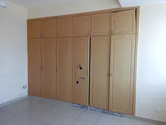 Good size 2bhk with attach washroom+wardrobes just in 45k near nahda park shj call Himansha