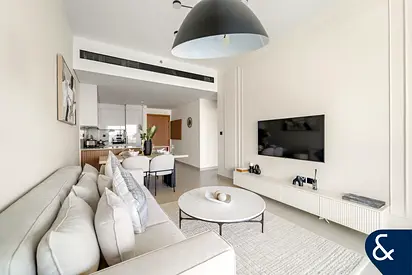 Vacant Now | Furnished | Top Floor | 1 Bed