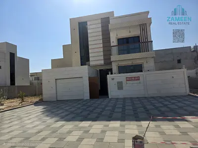 فيلا في عامرة، 5 غرف نوم رئيسية، مجلس، وغرفة معيشة، السعر 1.7