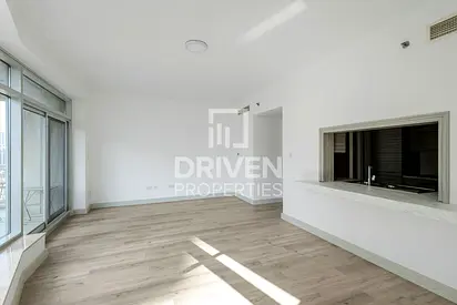 Rented | Fully Upgraded Unit | Mid Floor