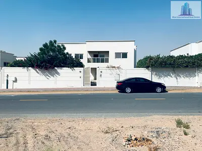 Spacious Independent Five Bedroom Villa With Large Gardening Area for Rent