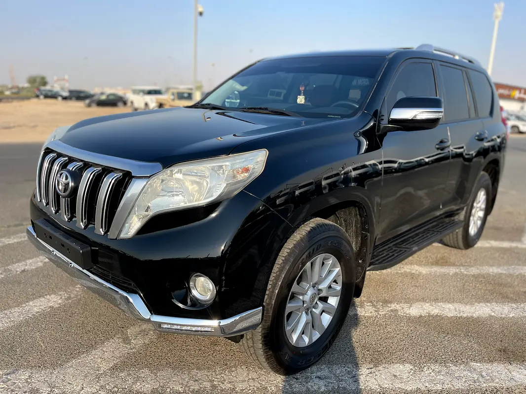 Toyota Prado 2016 — photo 1 of 17
