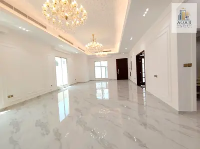 فيلا فاخرة للغاية بواجهة حجرية كاملة وداخلية فاخرة للغاية مع تشطيبات فندقية فاخرة ومساحات كبيرة بالداخل، يمكنك امتلاكها الآن