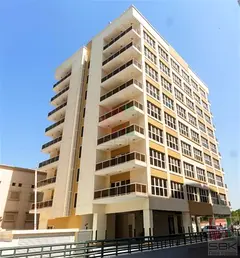 One Month Rent Free-Spacious 2 BR Flat