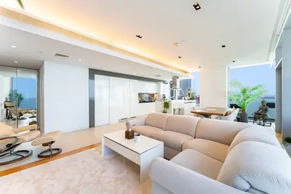 Luxury Bluewaters Apt | Panoramic Sea View | Vacant