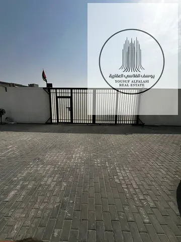 ارض مسورة مساحة 6700 قدم | كهرباء 80 مع مكاتب وسكن عمال .