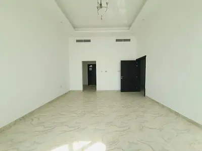 Brand new 8 badroom villa with separate Majlis very big and very big price 185k