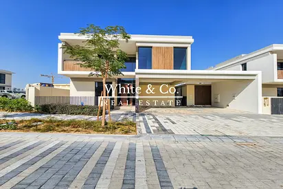 Landscaped | 5 Bed Large | Corner Plot