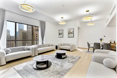 Chic 2-bed Oasis w/ Marina Views | Walk to Beach! | Furnished | Flexible term