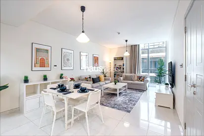 Chic and Cosy | Next to Park | Near Racecourse