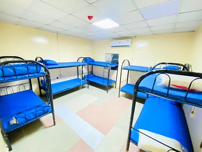 أماكن إقامة نظيفة وواسعة للموظفين