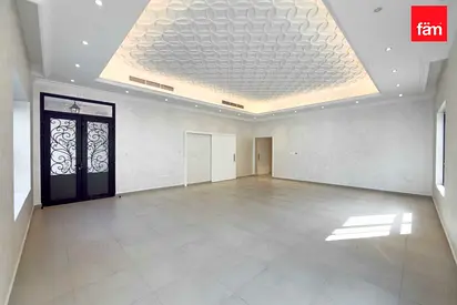 Modern Villa With Nearby Schools & Amenities