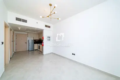 High Floor | Brand New | 1BHK | Fitted | Vacant