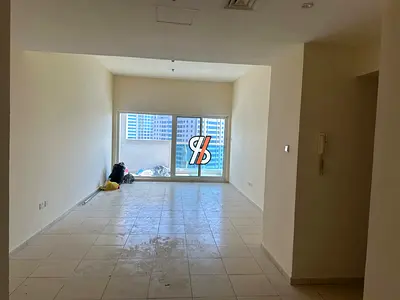 متوفر للإيجار شقة غرفتين وصالة (2BHK) بمطبخ مغلق وإطلالة مفتوحة بالكامل في أبراج عجمان ون