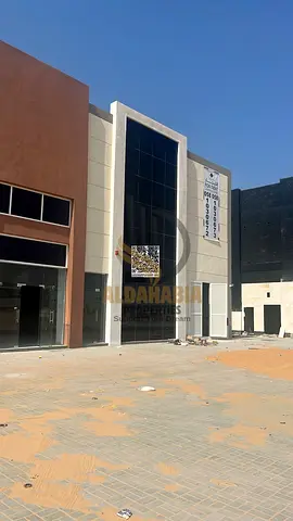 🏗️ شبرات جديدة للإيجار في إمارة أم القيوين  فرصة مميزة للإيجار في موقع استراتيجي داخل منطقة صناعية نشطة ومجهزة بجميع الخدمات.  📦 المواصفات:   • عدد