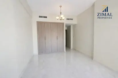 Spacious 1 Bedroom Apartment | 2 Bathrooms | Pool, Gym & Parking | Walking Distance to Pond Park