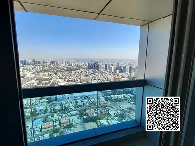 شقه غرفين وصاله  بإطلاله رائعه علي المدينه للبيع في برج الكورنيش.