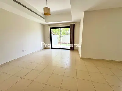 SPACIOUS | WELL MAINTAINED | CLOSE KITCHEN