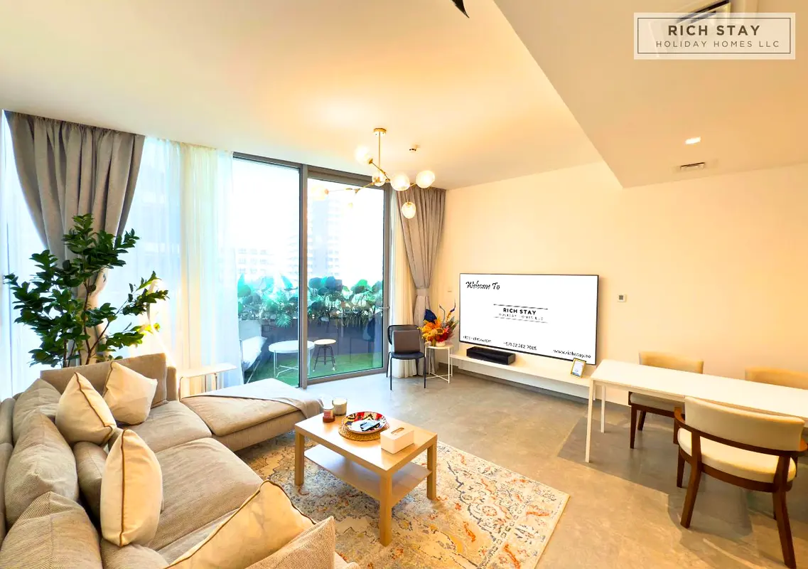 Chic 1BR on Low Floor | Furnished | City Views