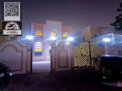 للبيع فيلا في الروضه3 بعجمان 5 غرف ومجلس وصاله مع غرفة خادمه وحوش واسع