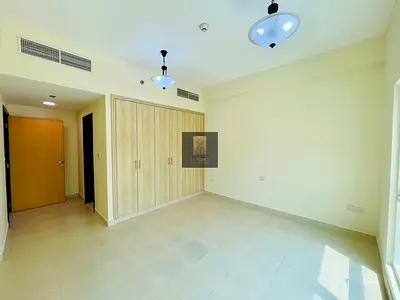 2BHK: صالة ألعاب رياضية، حمام سباحة: عائلات بالكامل