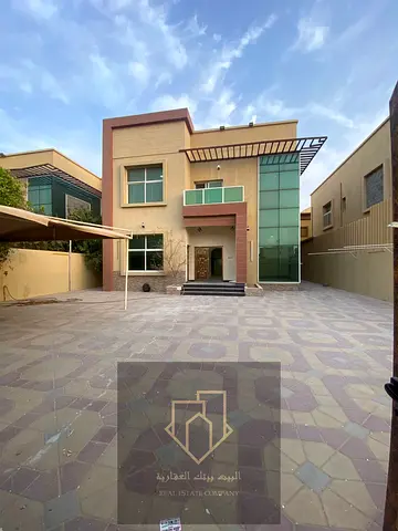 فيلا للبيع بمنطقة المويهات سكني تجاري 5غرف وغرفة خادمة
