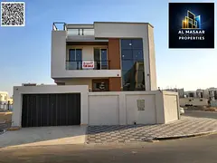 Own a corner villa on two streets, two floors and a roof, 6 master bedrooms, freehold ownership for