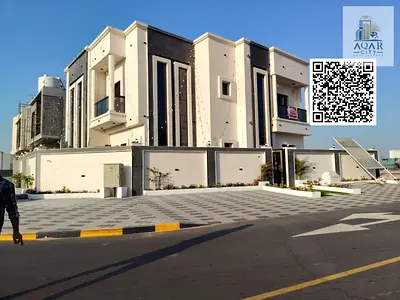 فيلا مميزة ذات تصميم حديث تطل علي زاوية شارعين مع امكانية تمويل بنكي ١٠٠% وتملك حر جميع الجنسيات بسعر ممتاز وقابل للتفاوض