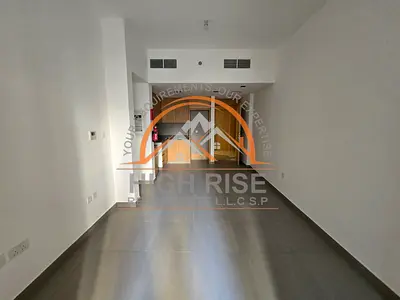 BALCONY UNIT ! LUXURY COMMUNITY! PRIME LOCATION! ALL AMENITIES