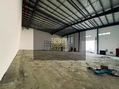 للايجار مستودع مميز في ام القيوين يتميز بموقع استراتيجي  تصميمه لتلبية احتياجات الشركات والمصانع