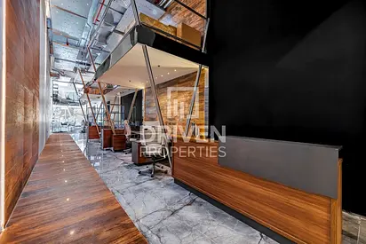 Multi-Use Showroom Retail or Luxurious Office