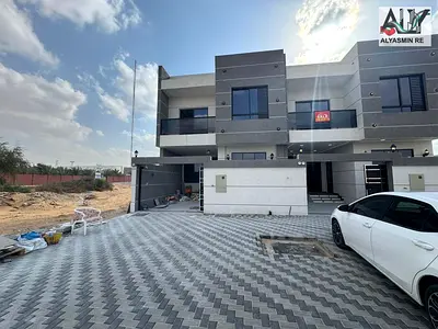 At a bargain price, super deluxe finishing, registration fees included / two floors and a roof