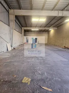 Road facing warehouse with 12 KW power &amp; toilet for URGENT LEASE !!